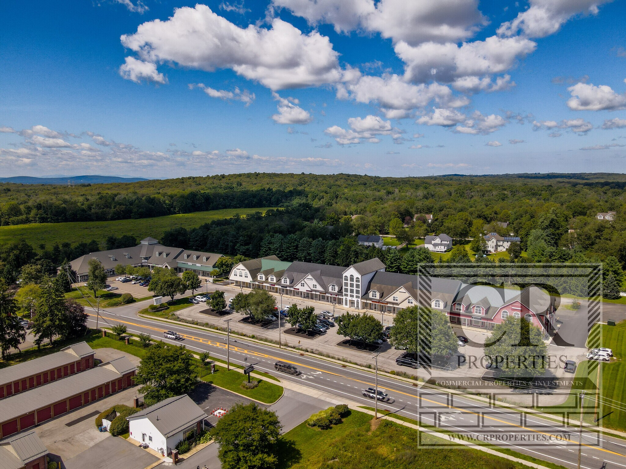 942 Route 376, Wappingers Falls, NY à louer Photo principale– Image 1 sur 47