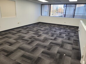 1320 Centre St, Newton, MA à louer Photo intérieure– Image 1 sur 4