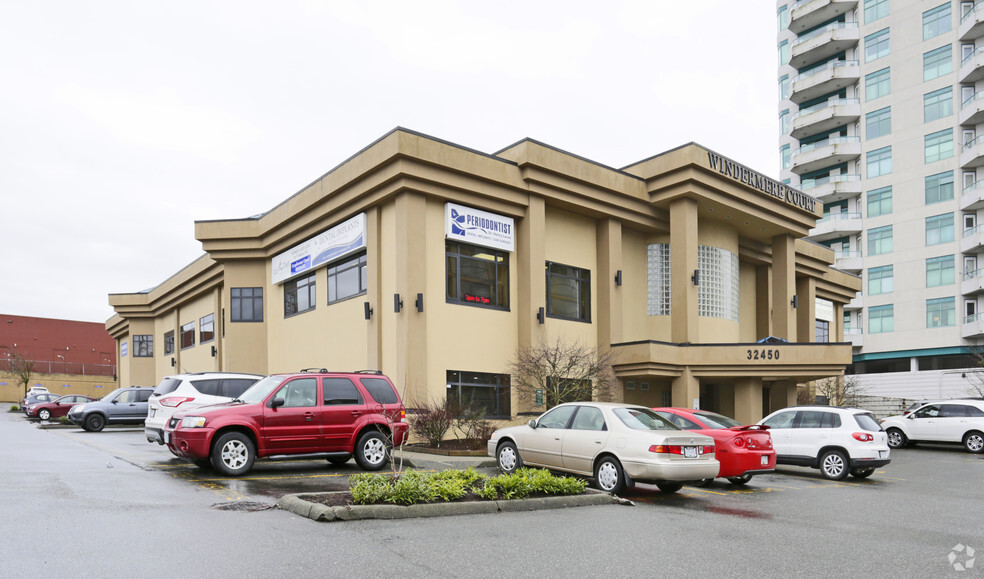 32450 Simon Ave, Abbotsford, BC à louer - Photo principale – Image 3 sur 9