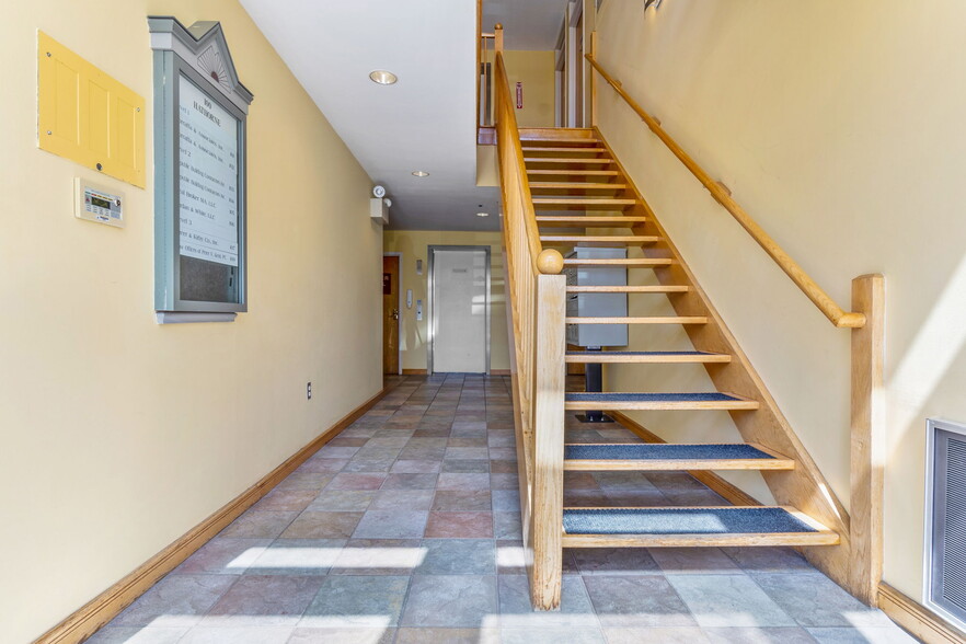 491 Maple St, Danvers, MA à vendre - Photo de l’immeuble – Image 3 sur 15