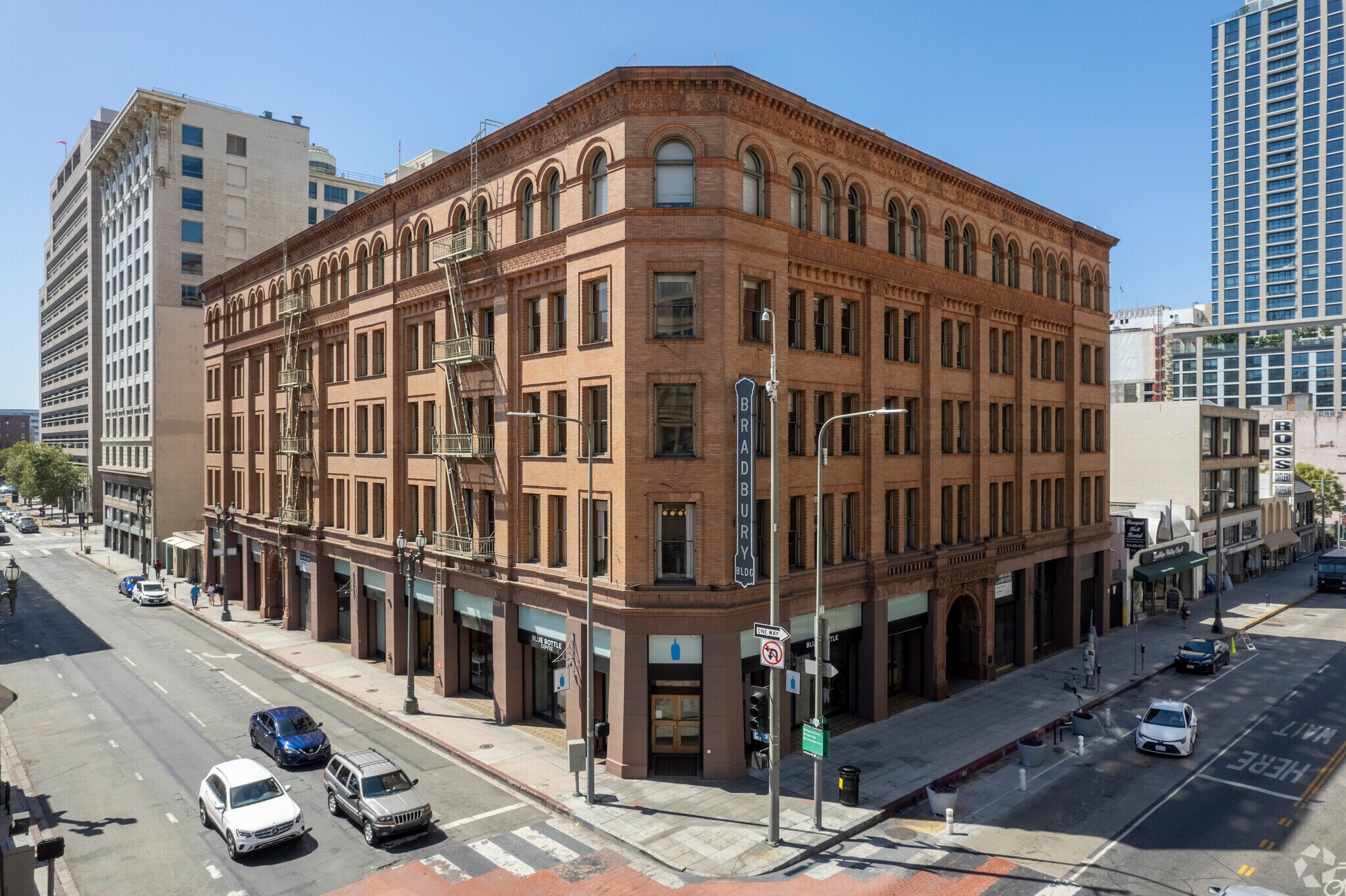 300-310 S Broadway, Los Angeles, CA à louer Photo principale– Image 1 sur 12