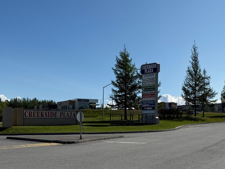 1830 E Parks Hwy, Wasilla, AK à louer - Photo de l’immeuble – Image 3 sur 6