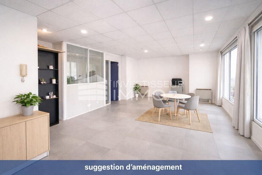 Local commercial dans Fontainebleau à louer - Photo intérieure – Image 1 sur 16