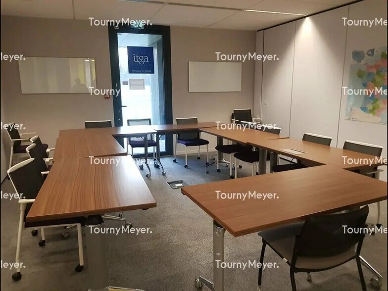 Bureau dans Saint-Grégoire à louer - Photo de l’immeuble – Image 1 sur 6