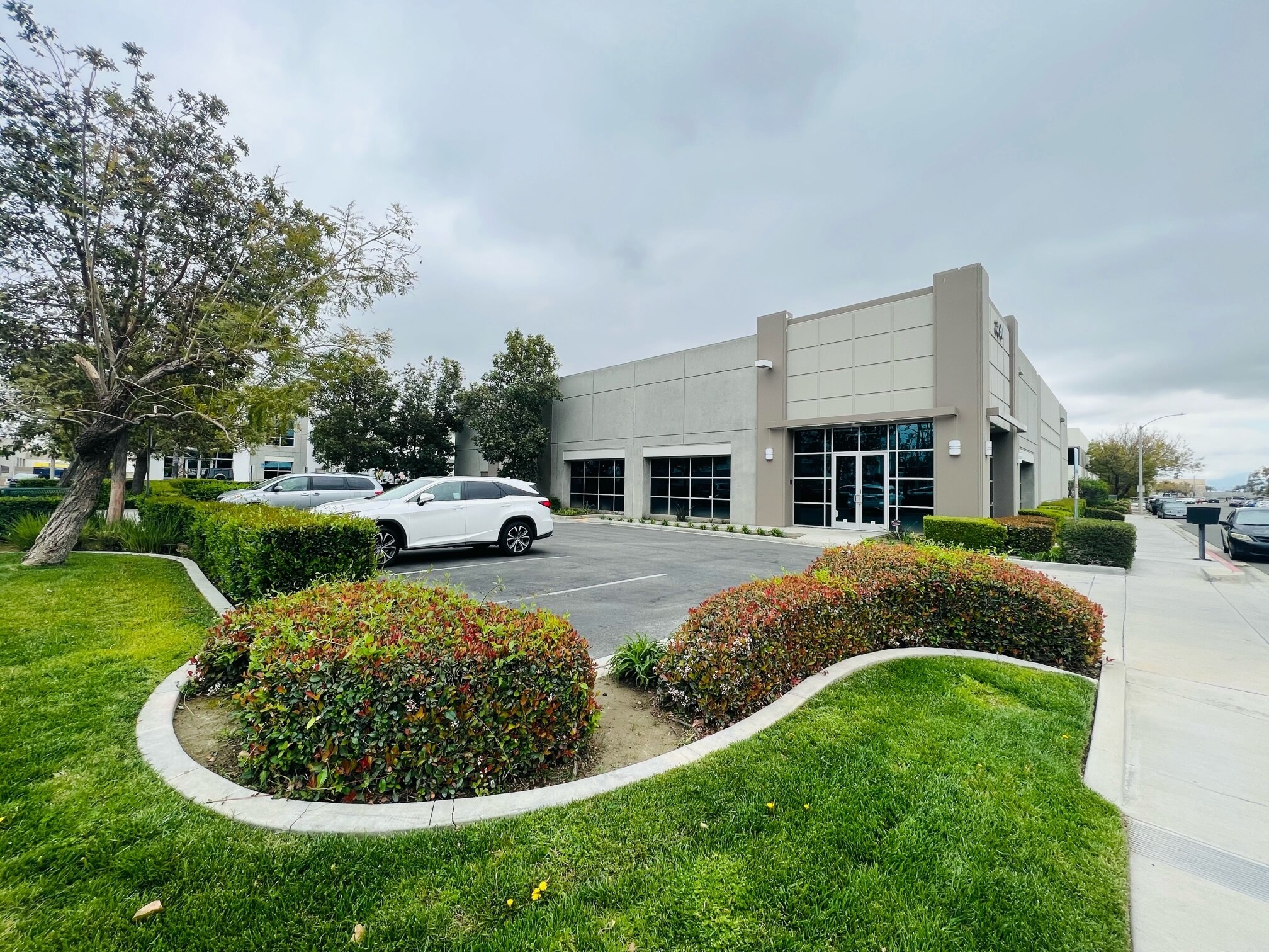 390 N Ponderosa Ave, Ontario, CA à vendre Photo principale– Image 1 sur 22