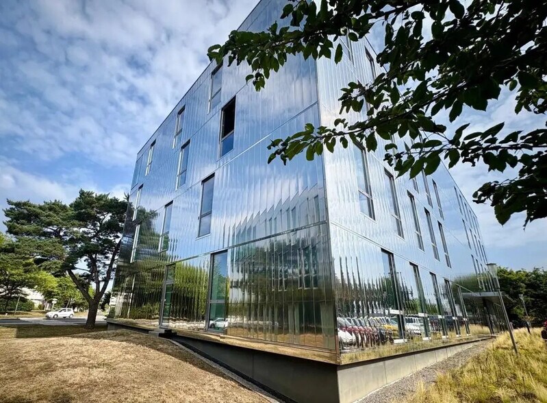 Bureau dans Saint-Herblain à louer - Photo de l’immeuble – Image 2 sur 19