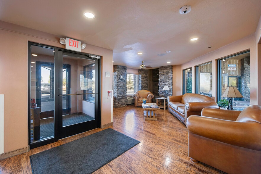 1424 W Pine St, Pinedale, WY à vendre - Photo intérieure – Image 3 sur 59