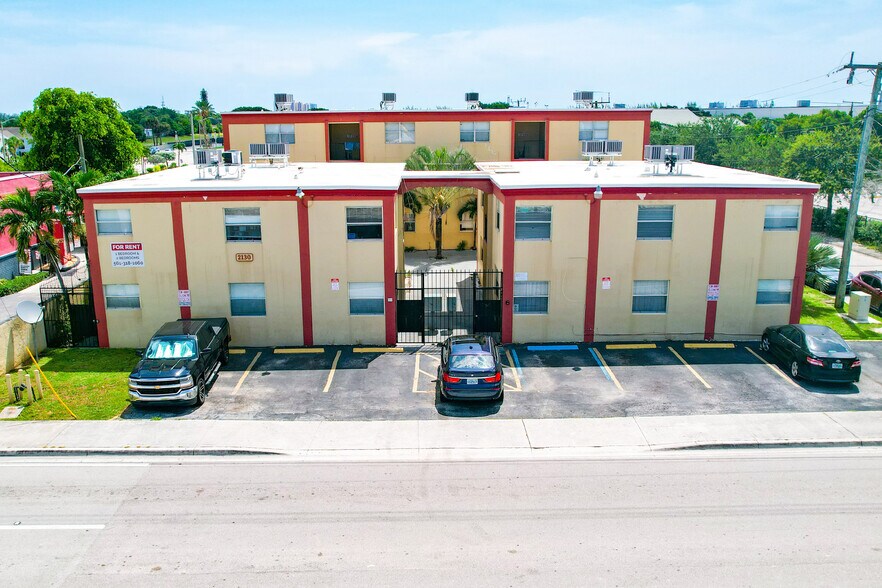 2130 Avenue S, Riviera Beach, FL à vendre - Photo de l’immeuble – Image 1 sur 38