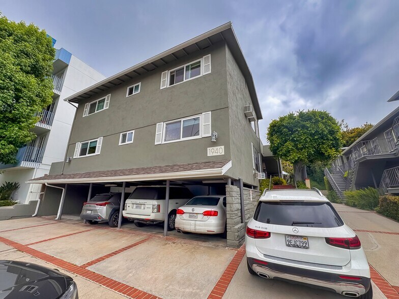 1940 S Beverly Glen Blvd, Los Angeles, CA à vendre - Photo de l’immeuble – Image 3 sur 30