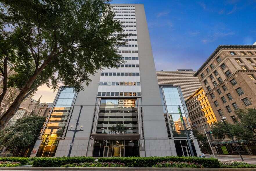 1300 Main St, Houston, TX à louer - Photo de l’immeuble – Image 2 sur 13