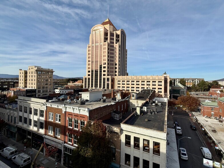 22 Campbell Ave SE, Roanoke, VA à vendre - Photo de l’immeuble – Image 3 sur 38