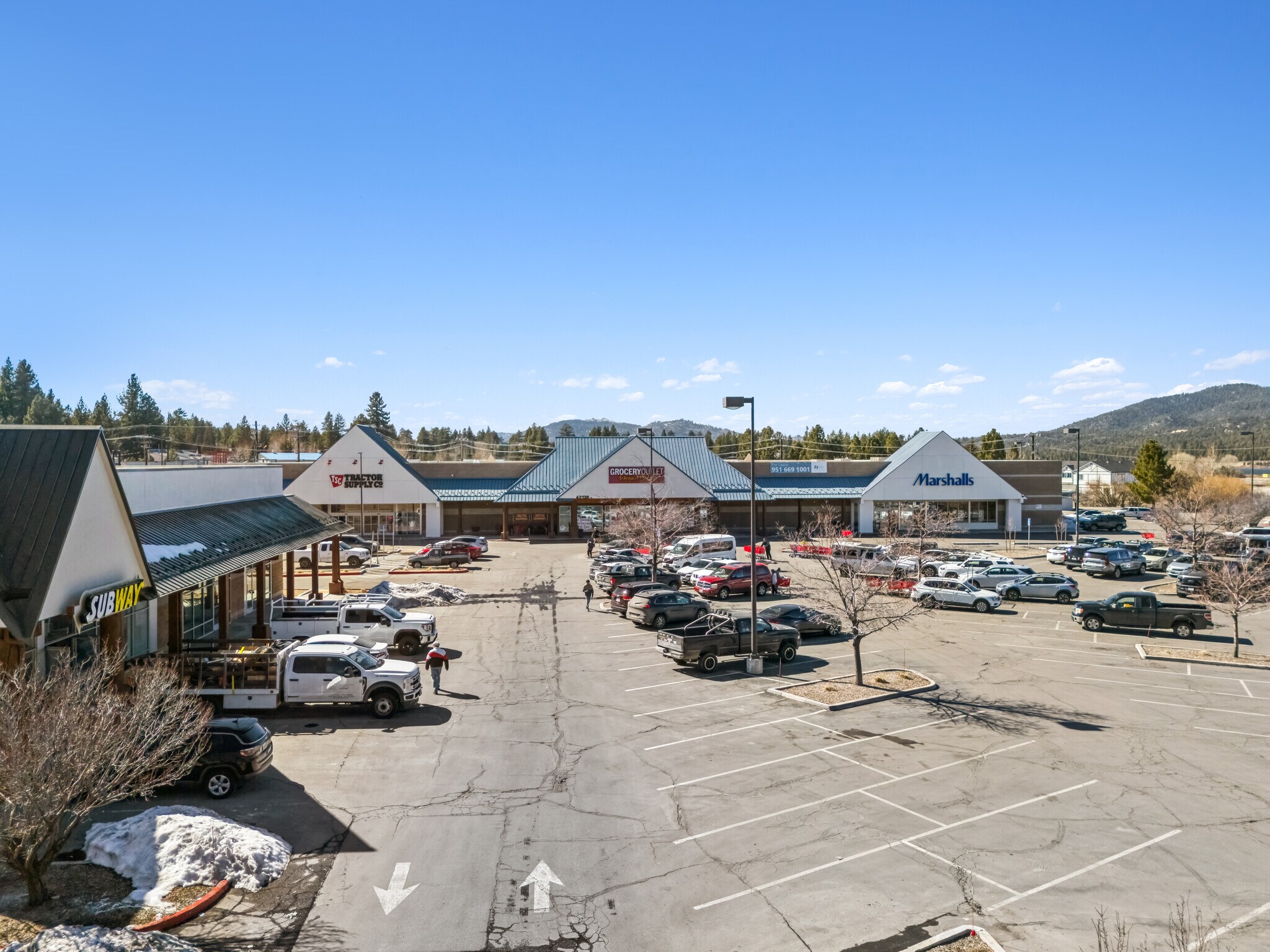 42126 Big Bear Blvd, Big Bear Lake, CA à louer Photo principale– Image 1 sur 5