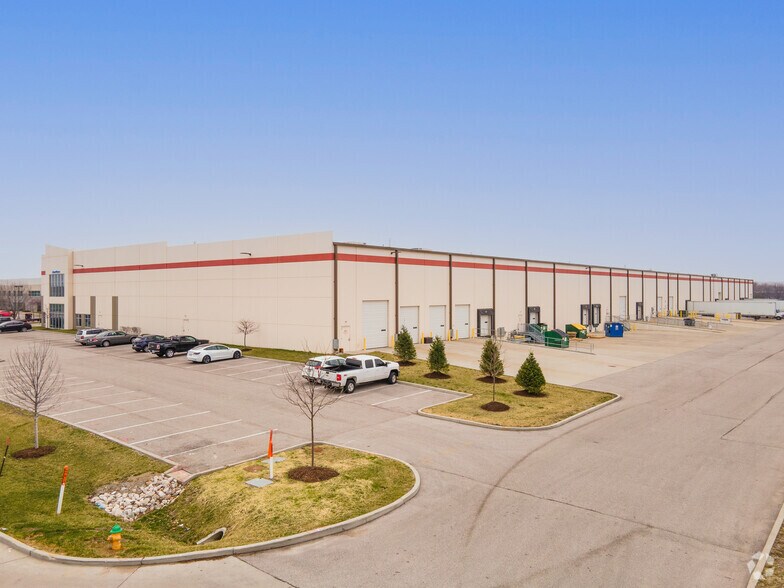 4207-4227 Earth City Expy, Earth City, MO à louer - Photo de l’immeuble – Image 2 sur 6