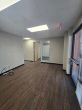 10054-10098 Magnolia Ave, Riverside, CA à louer Photo intérieure– Image 1 sur 9