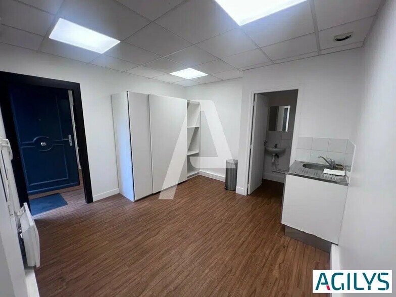 Bureau dans Ivry-sur-Seine à louer - Photo de l’immeuble – Image 3 sur 4