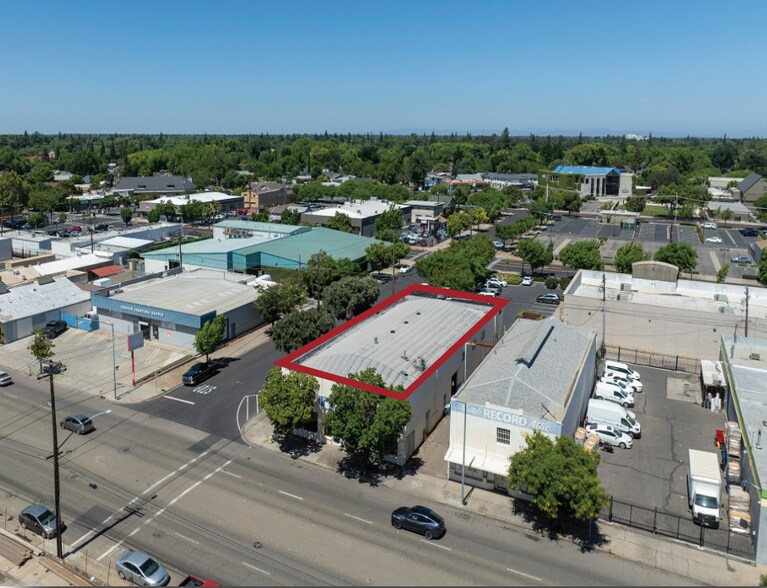 1332 9th St, Modesto, CA à vendre - Photo de l’immeuble – Image 3 sur 15