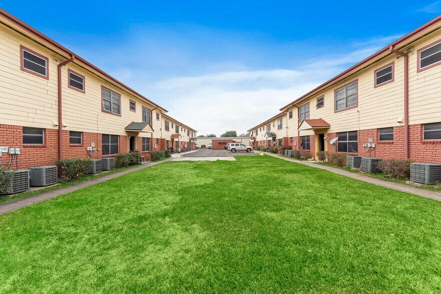 1004 S Main St, Pasadena, TX à vendre - Photo de l’immeuble – Image 2 sur 30