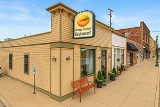 Plus de détails pour 618 Oak St, Baraboo, WI - Local commercial à vendre