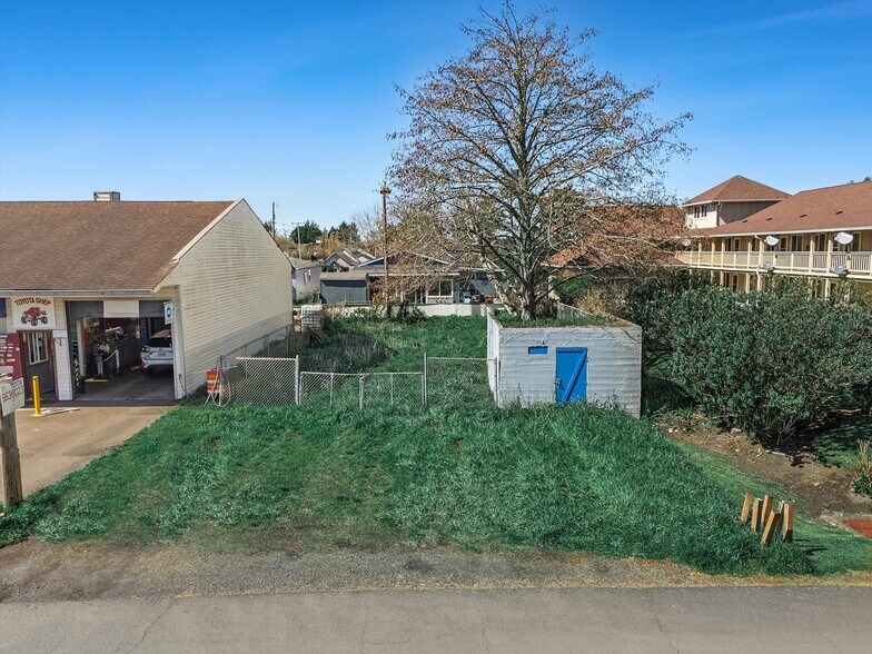 840 NE Mill St, Waldport, OR à vendre - Photo de l’immeuble – Image 2 sur 7