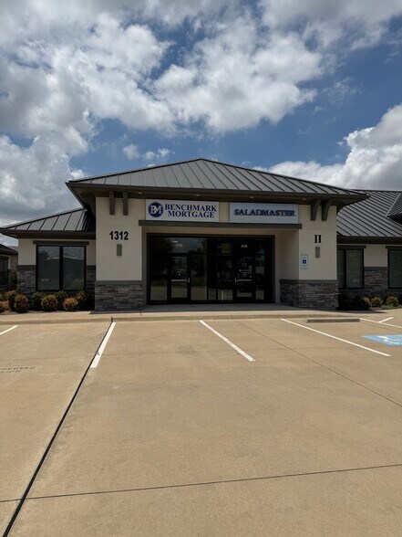 1312 W Exchange Pky, Allen, TX à louer - Photo de l’immeuble – Image 1 sur 15