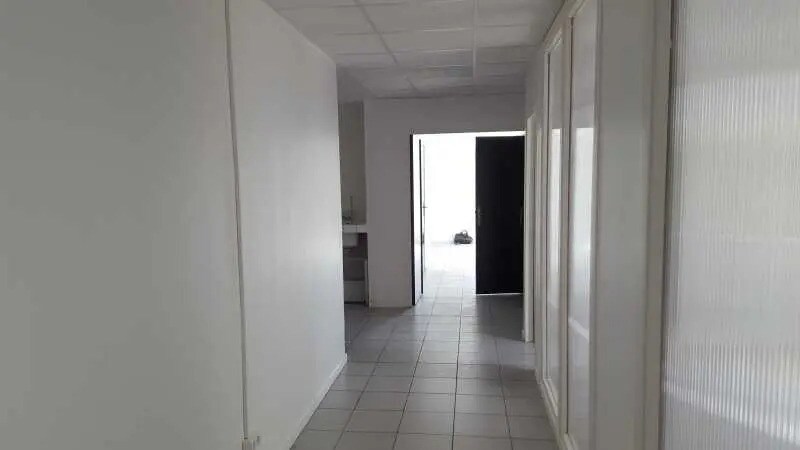 Bureau dans Montpellier à louer - Photo de l’immeuble – Image 2 sur 4