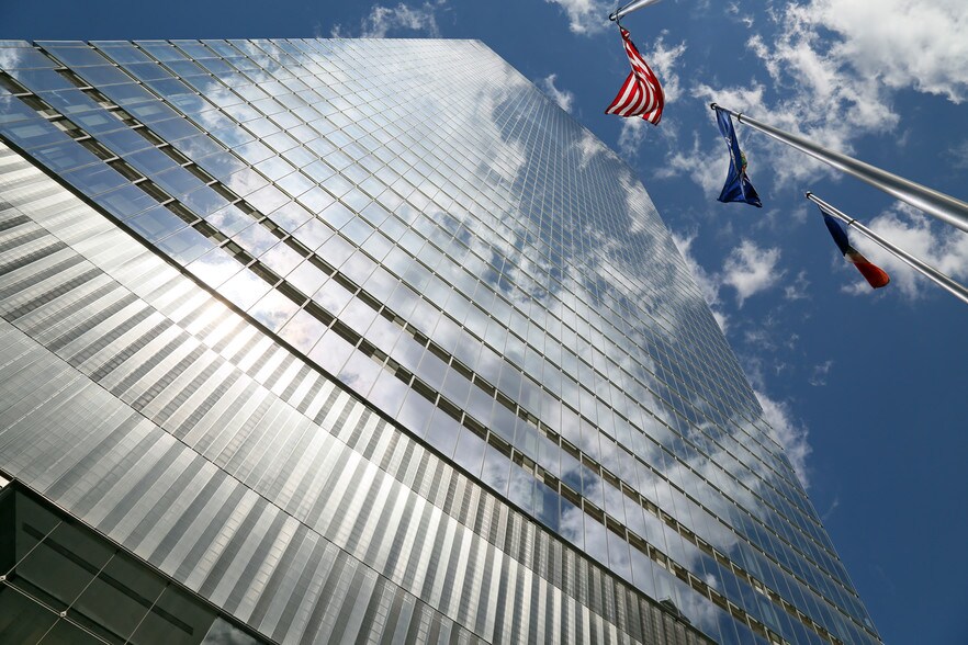 7 World Trade Center, New York, NY à louer - Photo de l’immeuble – Image 3 sur 8