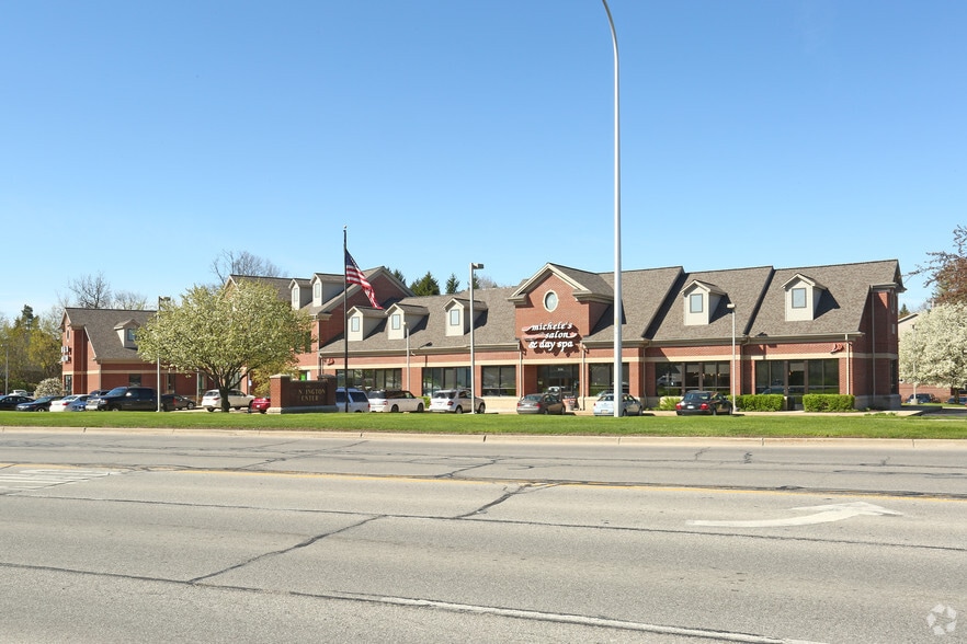 506-522 E Grand River Ave, Brighton, MI à louer - Photo principale – Image 1 sur 7