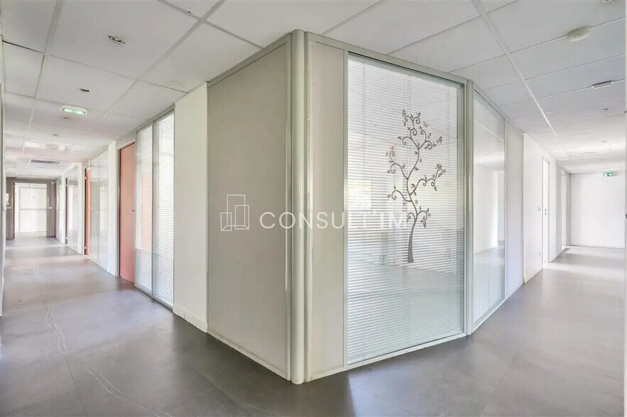 Bureau dans Boulogne-Billancourt à louer - Photo de l’immeuble – Image 2 sur 8
