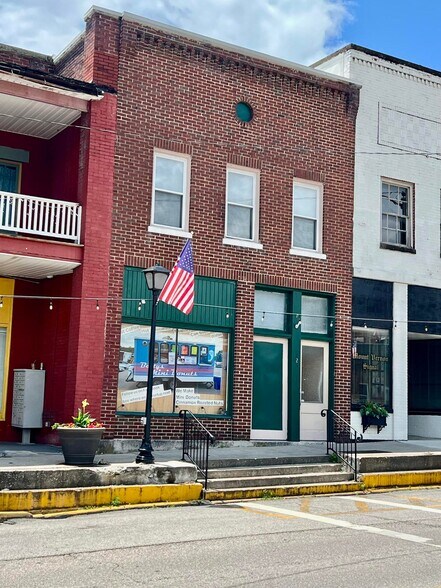 125 Main st, Mount Vernon, KY à vendre - Photo principale – Image 1 sur 25