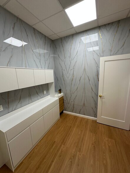 1231-1239 Broadway, Hewlett, NY à louer - Photo de l’immeuble – Image 3 sur 8