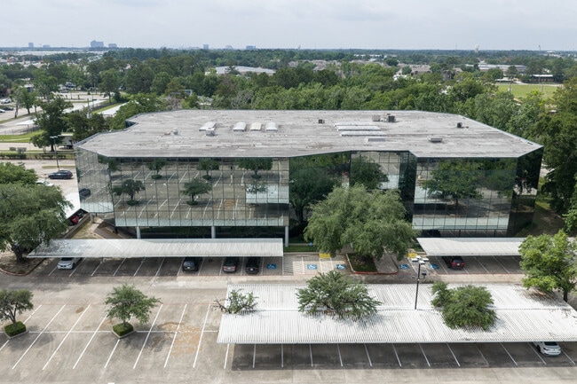 Plus de détails pour 222 Pennbright Dr, Houston, TX - Bureau aux enchères