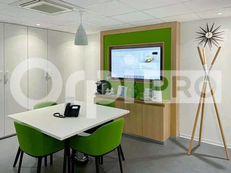 Bureau dans SOPHIA ANTIPOLIS à louer - Photo de l’immeuble – Image 1 sur 10