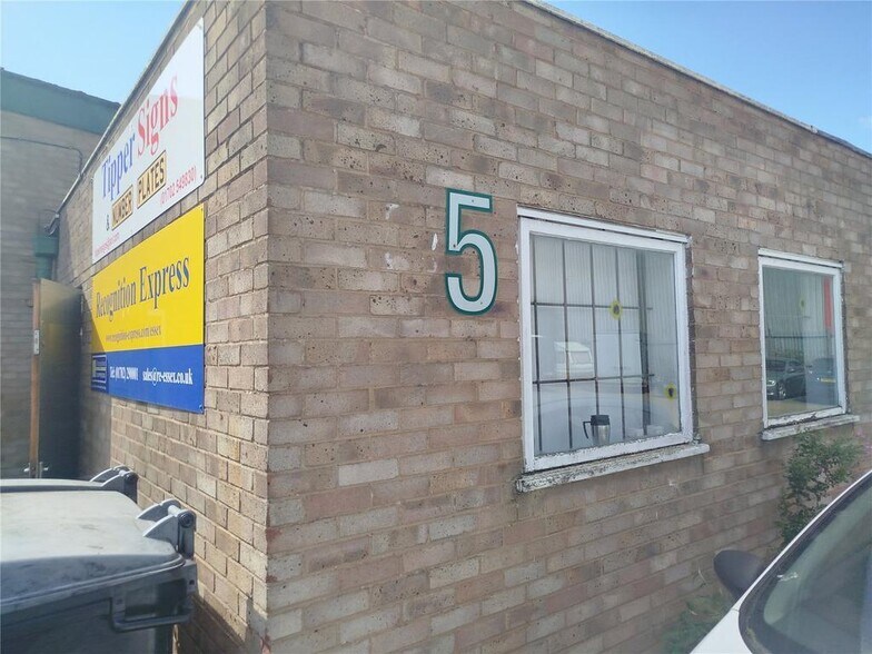 5 Featherby Way, Rochford à louer - Photo de l’immeuble – Image 2 sur 9