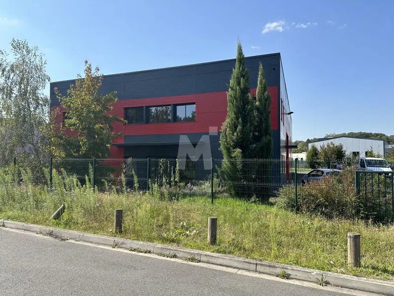 Local d’activités dans Dourdan à louer - Photo de l’immeuble – Image 3 sur 13