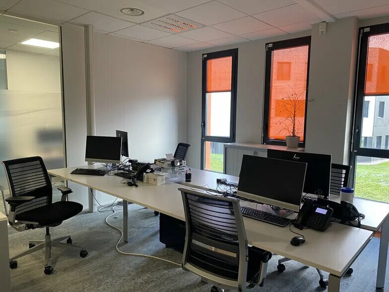 Bureau dans Limonest à louer - Photo de l’immeuble – Image 3 sur 10