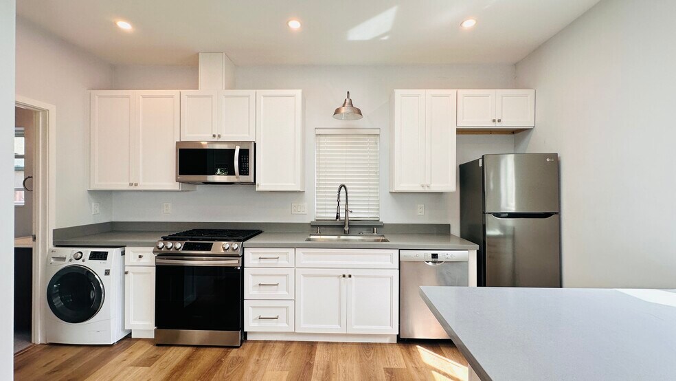 1439 38th Ave, Oakland, CA à vendre - Photo de l’immeuble – Image 2 sur 15