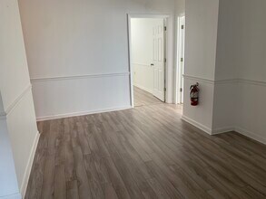 2061 Englewood Rd, Englewood, FL à vendre Photo intérieure– Image 1 sur 8