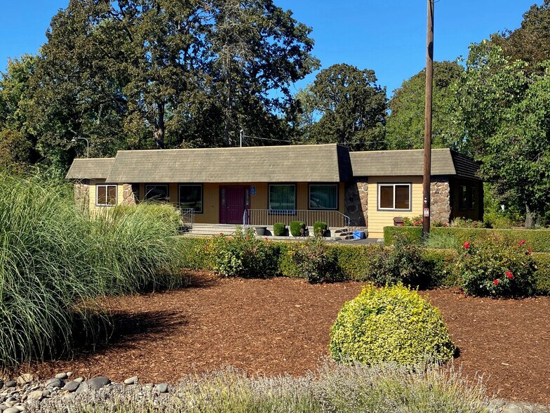 13033 SE Rusk Rd, Portland, OR à vendre - Photo de l’immeuble – Image 3 sur 12