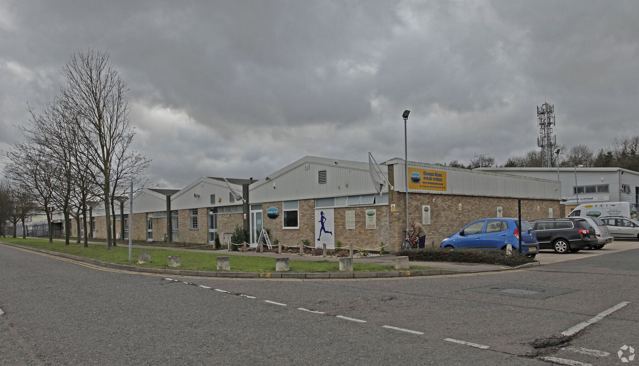 Wedgwood Way, Stevenage à louer Photo principale– Image 1 sur 2