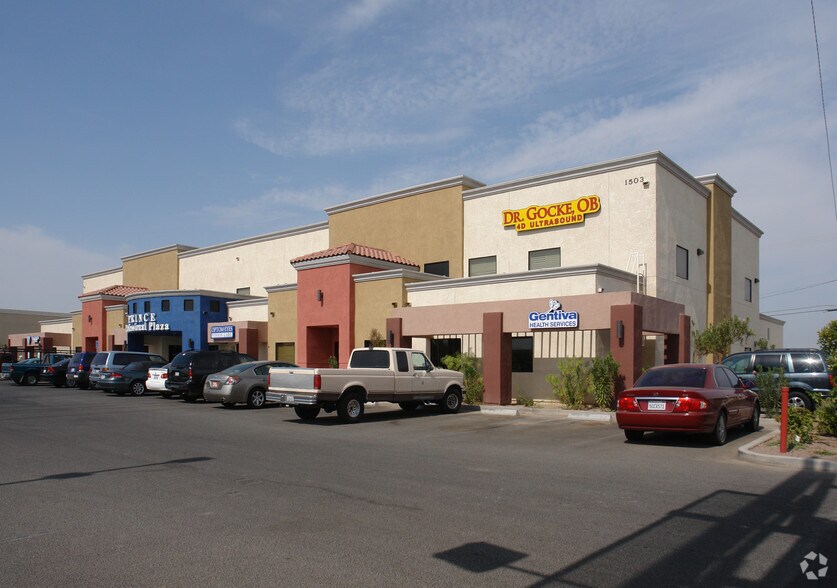 1503 N Imperial Ave, El Centro, CA à louer - Photo de l’immeuble – Image 1 sur 6