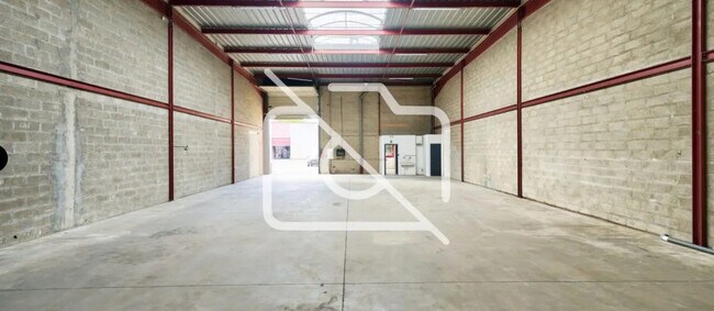 Plus de détails pour Industriel/Logistique à louer