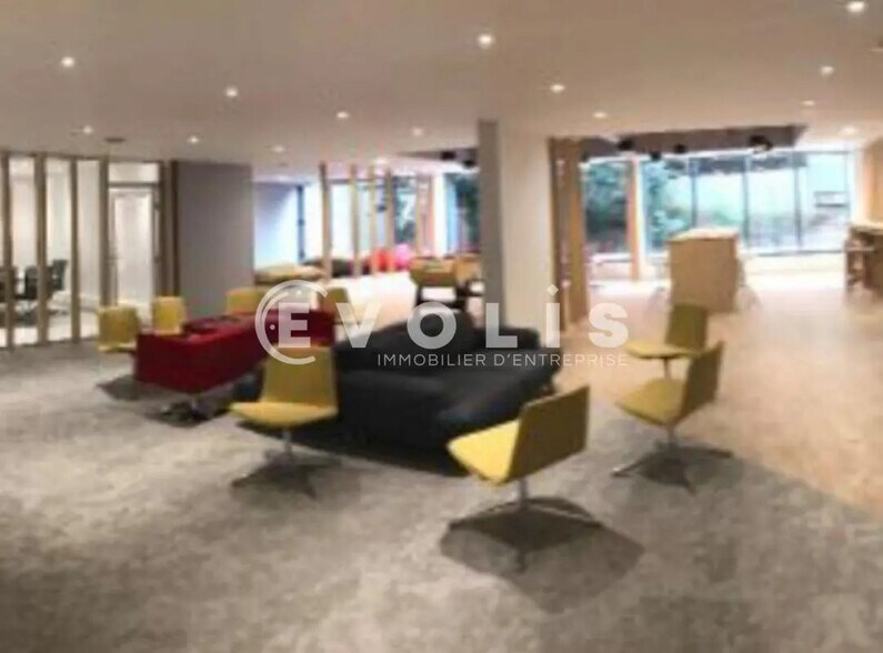 Bureau dans Ivry-sur-Seine à louer - Photo de l’immeuble – Image 3 sur 5