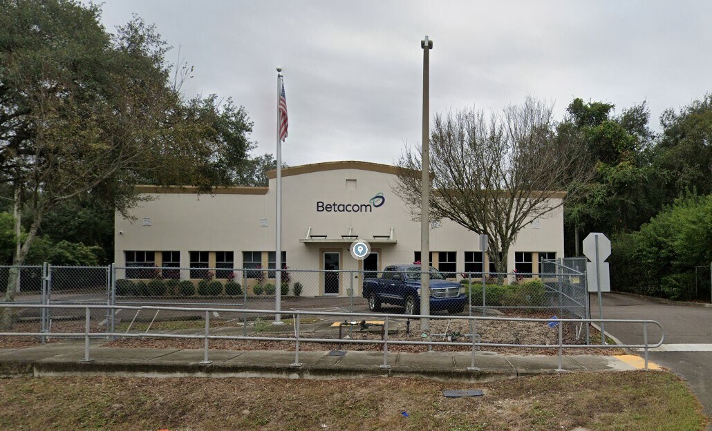 9331 E Fowler Ave, Thonotosassa, FL à louer Photo principale– Image 1 sur 8