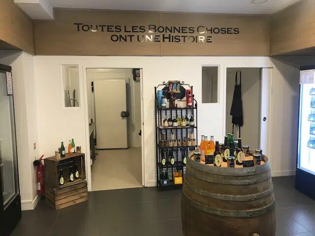 97 Rue Louis Rouquier, Levallois-Perret à louer - Photo de l’immeuble – Image 3 sur 7