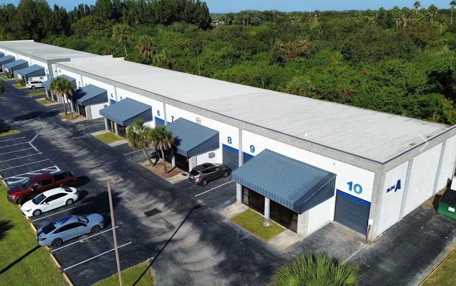 700 S John Rodes Blvd, Melbourne, FL à louer - Photo de l’immeuble – Image 2 sur 6