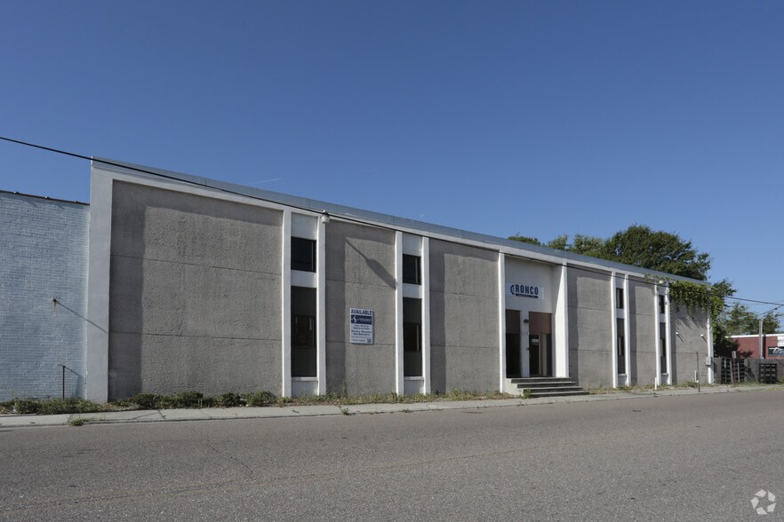 2120 Dennis St, Jacksonville, FL à louer - Photo principale – Image 1 sur 6
