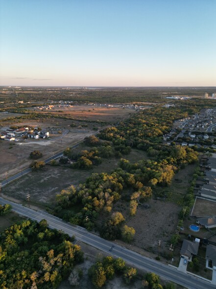 9811 Southton Rd, San Antonio, TX à vendre - Photo de l’immeuble – Image 3 sur 12