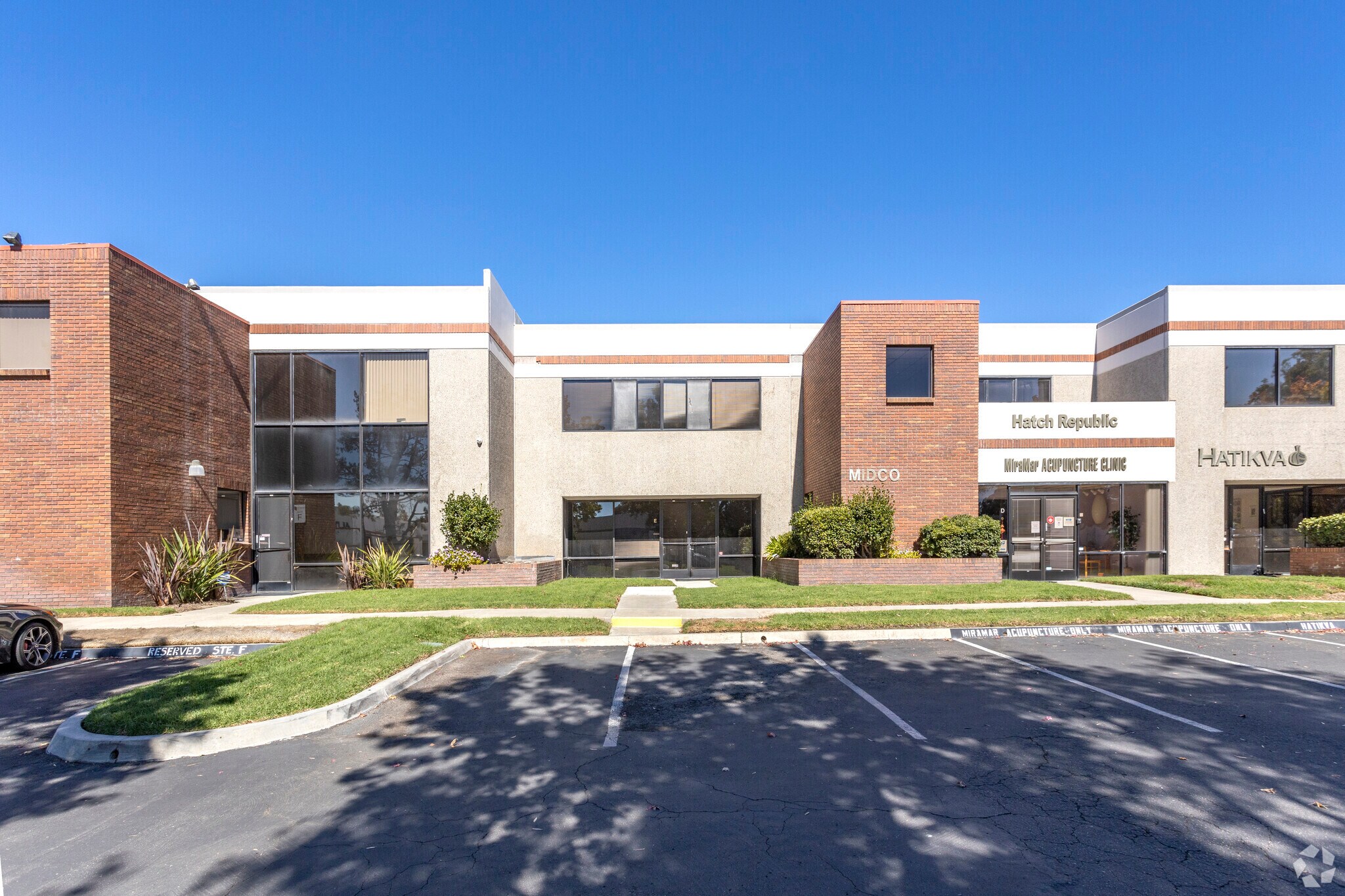 7964 Arjons Dr, San Diego, CA à vendre Photo de l’immeuble– Image 1 sur 13