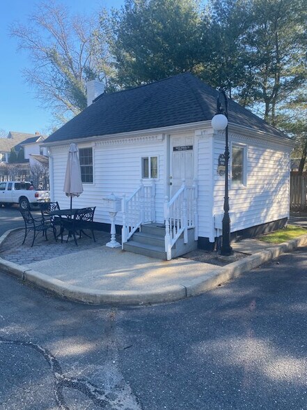 609 Main St, Toms River, NJ à louer - Photo de l’immeuble – Image 2 sur 6