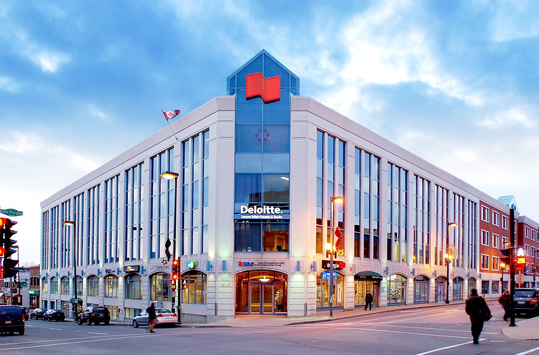 1500 Rue Royale, Trois-Rivières, QC à louer Photo principale– Image 1 sur 32
